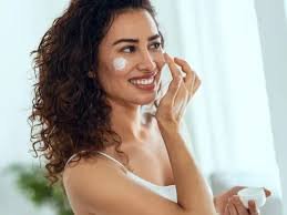 Why Everyone’s Talking About Skin Flooding (and Whether It Actually Works for Dry Skin)